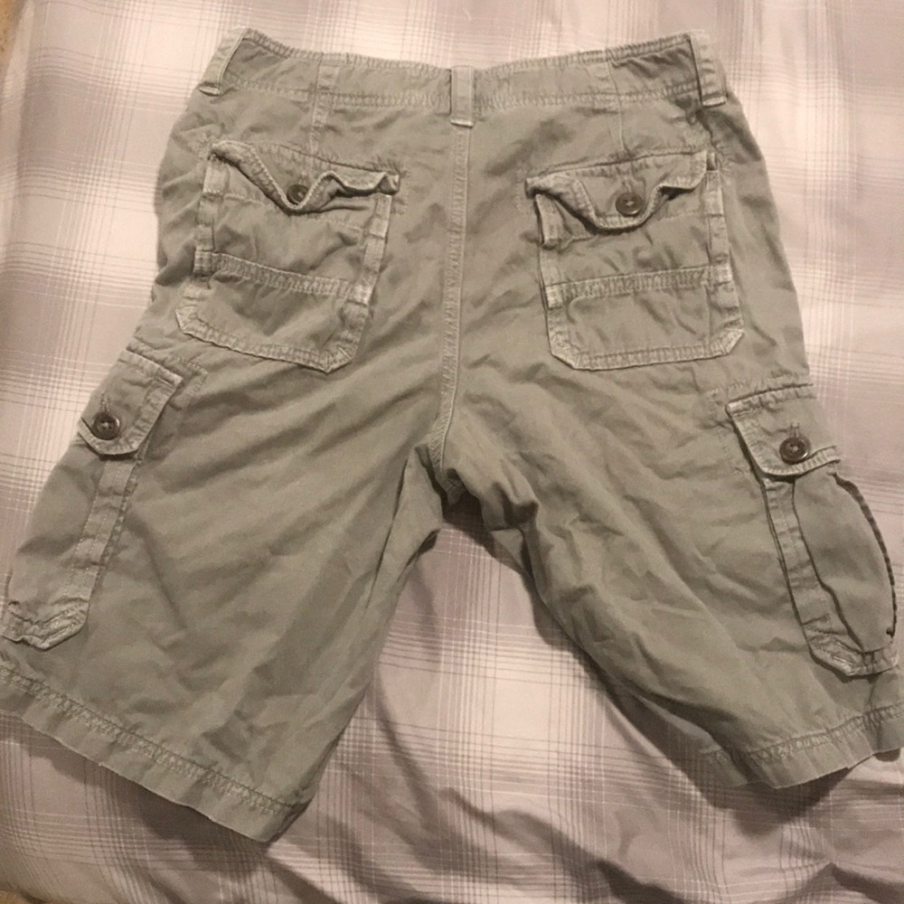 American Eagle Cargo Shorts - Picture 2 of 5
